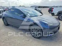 2023 Tesla Model 3 фото