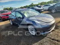 2023 Tesla Model 3 фото