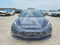 2023 Tesla Model 3 фото