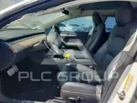2023 Tesla Model 3 фото