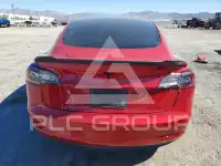 2023 Tesla Model 3 фото