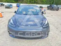 2023 Tesla Model 3 фото