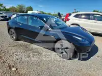 2023 Tesla Model 3 фото