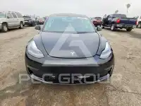 2023 Tesla Model 3 фото