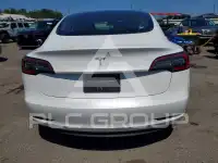 2023 Tesla Model 3 фото