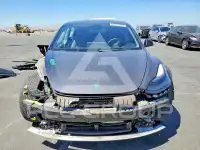 2023 Tesla Model 3 фото