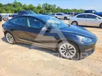 2023 Tesla Model 3 фото