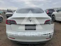2023 Tesla Model 3 фото