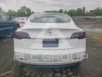 2023 Tesla Model 3 фото