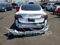 2023 Tesla Model 3 фото