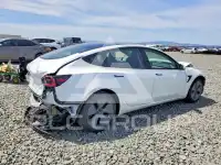 2023 Tesla Model 3 фото