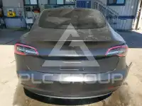 2023 Tesla Model 3 фото