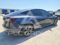 2023 Tesla Model 3 фото
