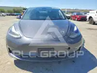 2023 Tesla Model 3 фото
