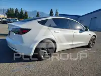 2023 Tesla Model 3 фото