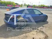 2023 Tesla Model 3 фото