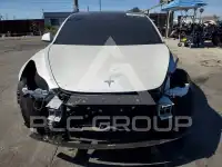 2023 Tesla Model 3 фото