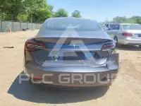 2023 Tesla Model 3 фото