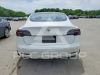 2023 Tesla Model 3 фото