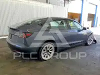 2023 Tesla Model 3 фото