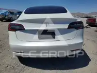 2023 Tesla Model 3 фото