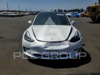2023 Tesla Model 3 фото