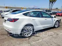 2023 Tesla Model 3 фото