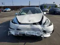 2023 Tesla Model 3 фото