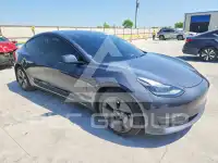 2023 Tesla Model 3 фото