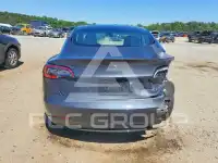 2023 Tesla Model 3 фото