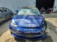 2023 Tesla Model 3 фото
