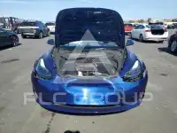 2023 Tesla Model 3 фото