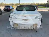 2023 Tesla Model 3 фото