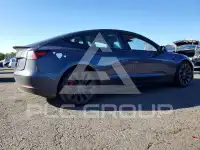 2023 Tesla Model 3 фото