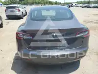 2023 Tesla Model 3 фото