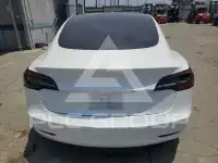 2023 Tesla Model 3 фото