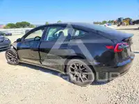 2023 Tesla Model 3 фото