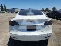 2023 Tesla Model 3 фото