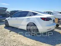 2023 Tesla Model 3 фото
