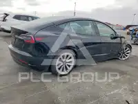 2023 Tesla Model 3 фото