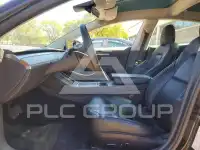 2023 Tesla Model 3 фото