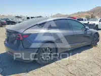 2023 Tesla Model 3 фото