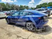 2023 Tesla Model 3 фото