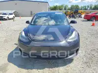 2023 Tesla Model 3 фото