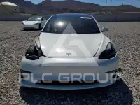 2023 Tesla Model 3 фото