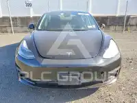 2023 Tesla Model 3 фото