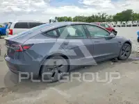 2023 Tesla Model 3 фото