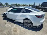 2023 Tesla Model 3 фото