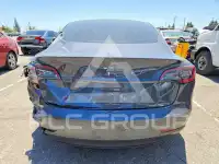 2023 Tesla Model 3 фото