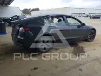 2023 Tesla Model 3 фото